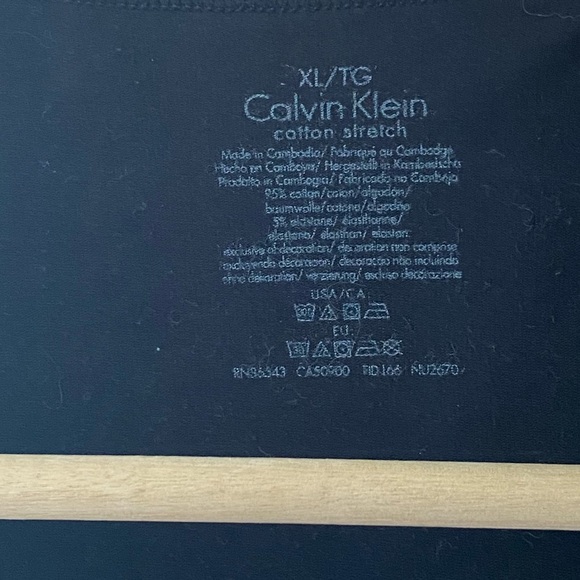 MENS Calvin Klein Stretchy Tshirt - Picture 2 of 3